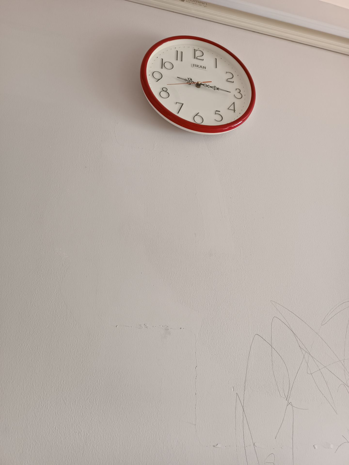 Đã mua vài nhà cung cấp sản phẩm băng keo chống thấm (cùng thời điểm), sủ dụng để dán chống thấm 2 mái nhà bê tông hình chóp kế bên nhau (tất nhiên là mỗi nhà một kiểu kiến trúc). Cảm thấy băng keo do Tiki Trading cung cấp thì keo tốt hơn, keo mềm mại, dễ dính bề mặt tường và bê tông hơn keo của các nhà cung cấp khác. Tuy nhiên giá thành của Tiki Trading cao hơn của các nhà cung cấp khác.