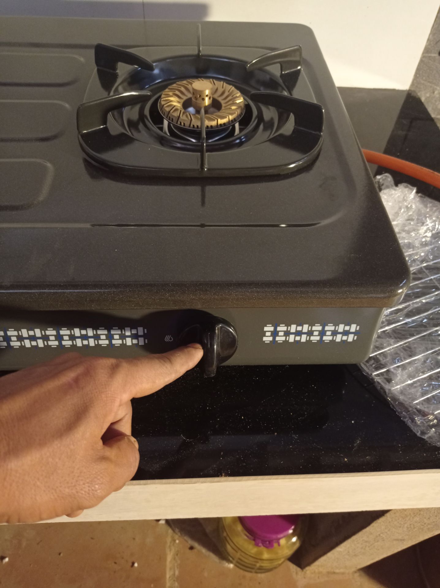 Hàng đúng như mô tả. Núm vặn hơi cứng. ủng hộ.