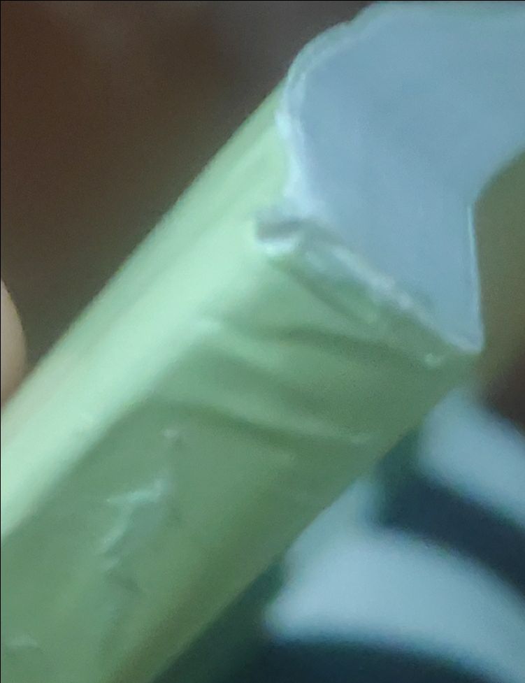 Sản phẩm có vết xước, không được bóc kĩ càng nhưng vẫn ngon nên cho 4* thôi