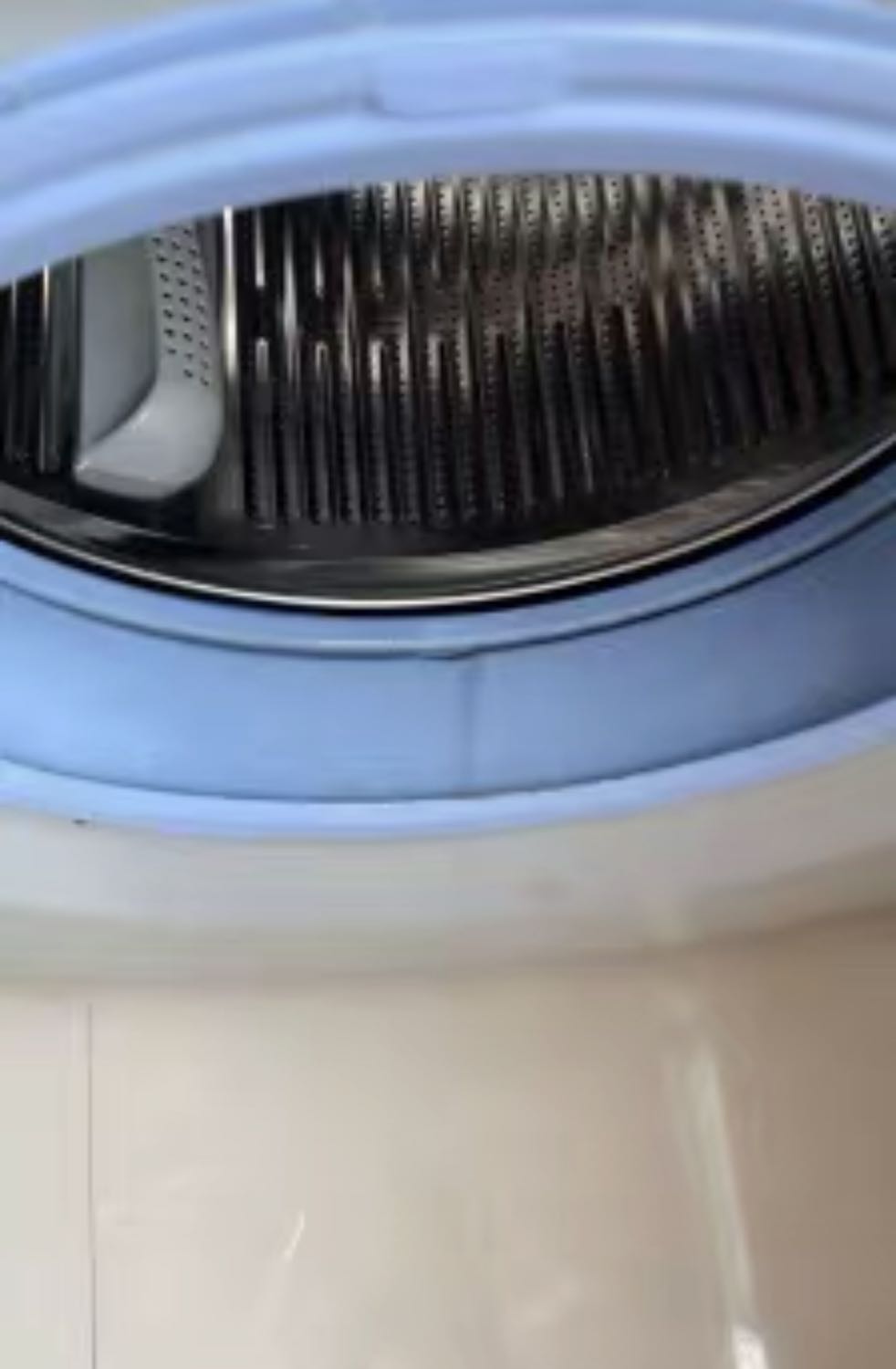 Hàng chất lượng, chuẩn chính hãng LKB. Mốc lâu năm mà để qua đêm hôm sau lau lại cái là sạch bong sáng bóng như mới, quá là ưng luôn ý!!