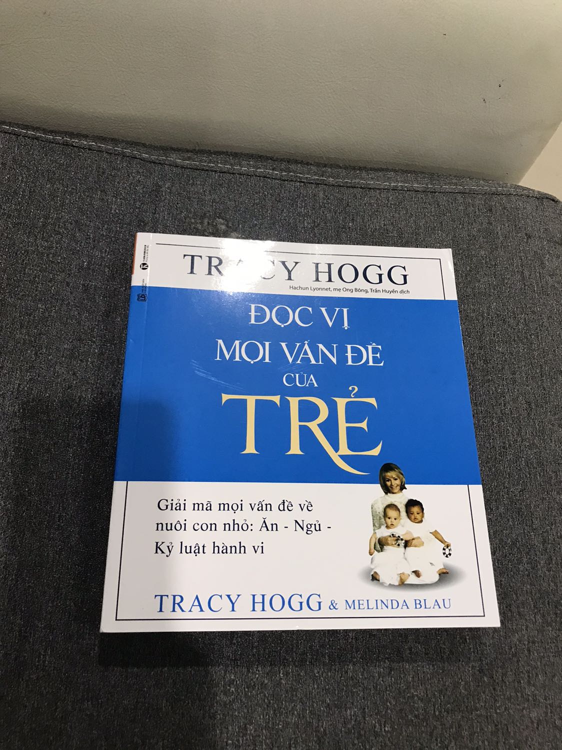 Giao và đóng gói cẩn thận, giấy đẹp, đọc xong mình sẽ review tiếp.