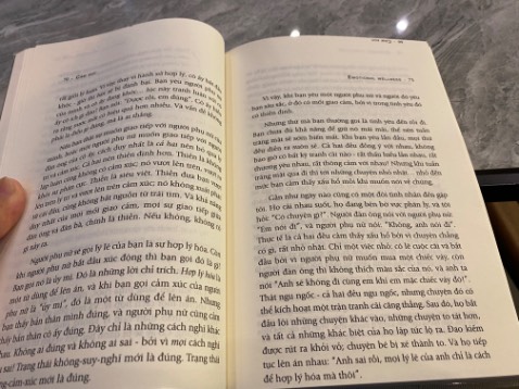 Không biết là sách giả hay thiệt mà lề in nhảy lên nhảy xuống loạn xà ngầu.
Nội dung thì ok vì mình thích sách của OSHO. Nhưng ko dễ nuốt với đại đa số người, vì ông là người theo tư tưởng nước ngược.