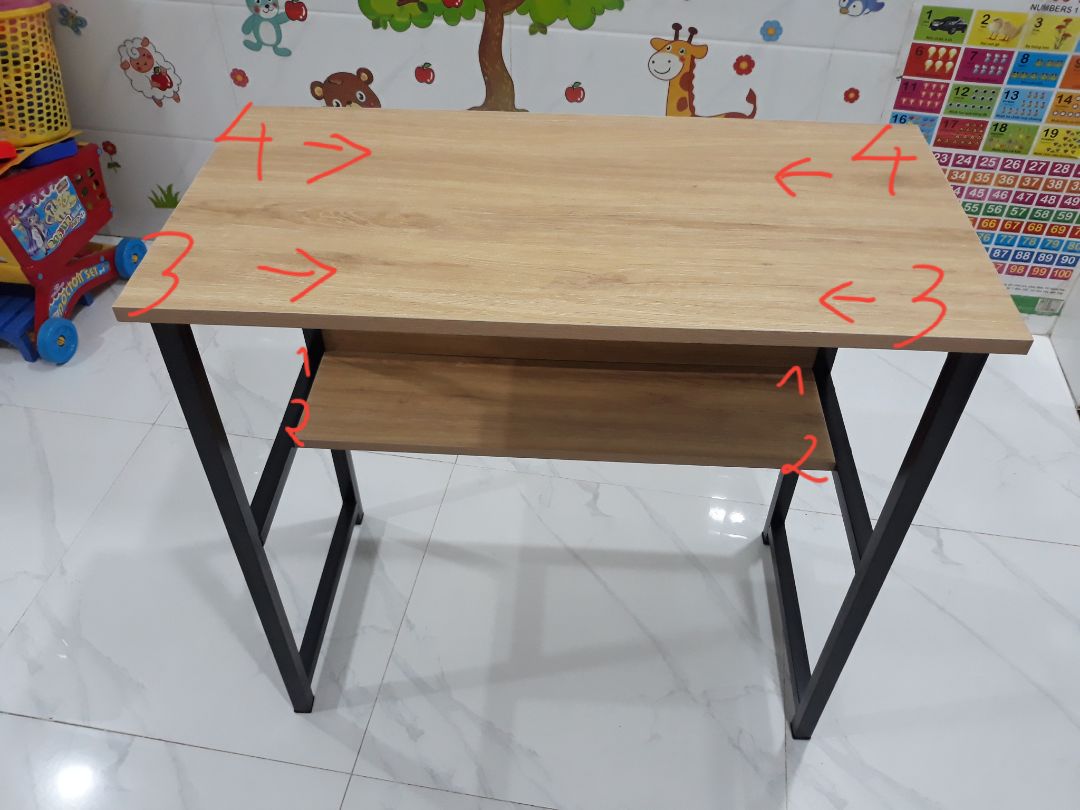 Bữa giờ nay mới có thời gian để đánh giá sản phẩm, trước khi mua mình cũng tham khảo qua vài loại, đánh giá, hình ảnh thực tế và sau khi nhận hàng thì như này
- Về sp: Bàn chắc chắn, chất lượng hoàn thiệt tốt, không cong vênh hay trầy sước gì, các góc được mài nhẵn đẹp, bàn rộng đủ để làm việc hoặc học bài hoặc làm bàn vi tính cũng ổn
- Về giao hàng: Mặc dù mùa dịch nhưng giao cũng khá nhanh, đóng gói cẩn thận, 
- Về Giá: tổng cộng hết 283k

Còn 1 điểm nếu shop tinh tế hơn sẽ đạt 10*
- Không biết shop có ướm thử bàn vào để khoan lổ không hay chỉ đo rồi khoan, nêu đặt bàn vào để khoan thì Shop chỉ cần lấy bút lông dầu đánh dấu lại giống như mình note để ng mua dễ biết mặt nào lắp lỗ nào mục đích cho khớp và đẹp, nhanh, mặc dù lắp đơn giản nhưng mình cố lắp cho khít cũng vẫn bị dôi ra 1 ít, các lỗ vẫn chuẩn với vít nhưng vặn vào bị lệch. đa phần các shop đều có dấu sẵn, về theo dấu ráp rất đẹp và nhanh nữa.

cuối cùng vẫn cảm ơn shop và tiki rất nhiều, 5* cho chất lượng và dịch vụ