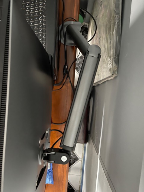 Giao hàng nhanh, đóng gói cẩn thận, sản phẩm hoàn thiện tốt, màu đẹp. Nhược điểm là khi cần nhất ra sẽ hơi khó khăn. Tổng thể sản phẩm tốt trong tầm giá.