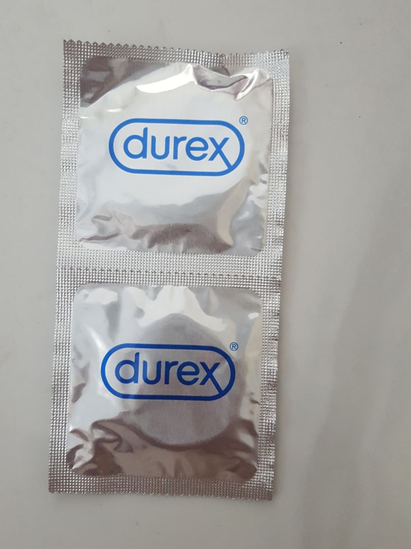 vì mua đã dc gần hơn 3 tuần. khi nhận thấy lạ lạ mà ko biết. giờ tò mò mới mở ra thử quá hôi nhựa và khác so với hình bán. Làm ăn như vậy không được bền cho lắm. Đề nghị nơi cung cấp cần có đạo đức bán hàng. Rất chi thất vọng về đơn hàng