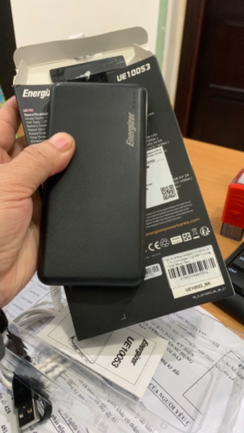 Hàng ổn. Shop đã bóc seal hộp ra để dán tem. Các ổ cắm sạc lên pin. Hy vọng bền. Vote shop 5 sao