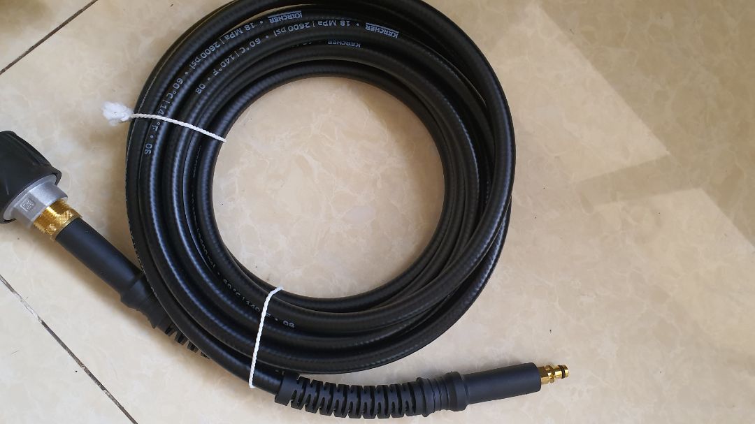 sản phẩm của karcher thì rất chất lượng về hình thức. chỉ là chưa xài nên chưa biết có bị lỗi kỹ thuật j k? nhưng ngoại quan thì đẹp như ảnh. xin cảm ơn.