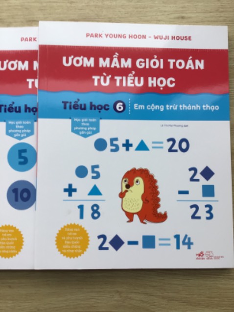 Đóng gói cẩn thận, giao hàng rất nhanh. Sách in rất đẹp. Nội dung dễ hiểu. Các cháu nhà mình rất thích.  Phần bóc dán giúp các cháu đỡ nhàm chán. Cám ơn NXB.