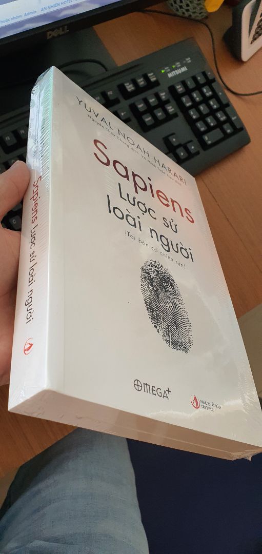 Chất lượng sản phẩm tốt. Cuốn Sapiens được bọc thêm nilon mỏng bên ngoài, làm cho sp sạch đẹp hơn. Cuốn còn lại thì ko có bọc nilon. 2 SP được đóng cẩn thận.