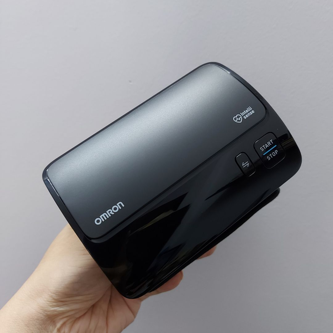 Máy nhỏ gọn, đẹp. Thích hợp cho cá nhân. Chỉ có chút bất tiện là nếu muốn xài cho nhiều người mà ko bị lẫn dữ liệu trên app Omron Connect thì cách dùng hơi phức tạp. Nên đọc kỹ hướng dẫn sử dụng trước khi dùng.