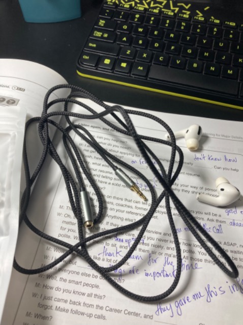 Mình mới đặt hàng chiều nay, và nhận ngay trong lúc tối ngày 17/7/2023.

Tuy nhiên, dây nối dài KHÔNG HỖ TRỢ XUẤT MICRO.

Mình muốn PASS lại luôn ạ.

Mình ở Quận 7 - HCM - SĐT ***.