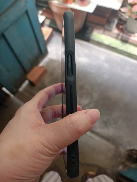 Thiết kế đẹp. Nhưng không phải ốp lưng của Oppo A16k dù ốp vô vẫn vừa và không ảnh hưởng nhiều đến mấy nút bấm .