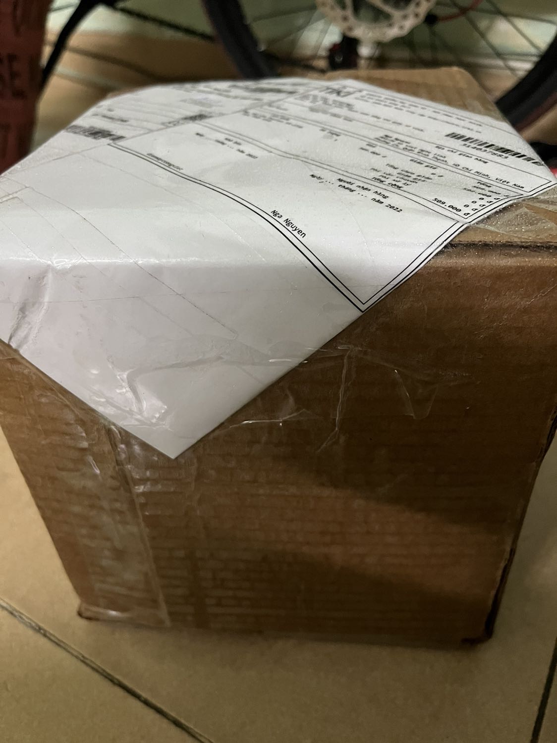 Giao nhanh đúng lịch, Gói cẩn thận, giấy bảo hành 24 tháng, mới tháng 4/2022, hàng đẹp, chưa ép thử hihi