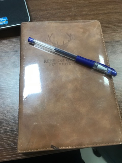 Phải cho 5* chứ sổ đẹp, còn nguyên seal mà giá mềm còn được tặng bút. Quá ưng ý 💕