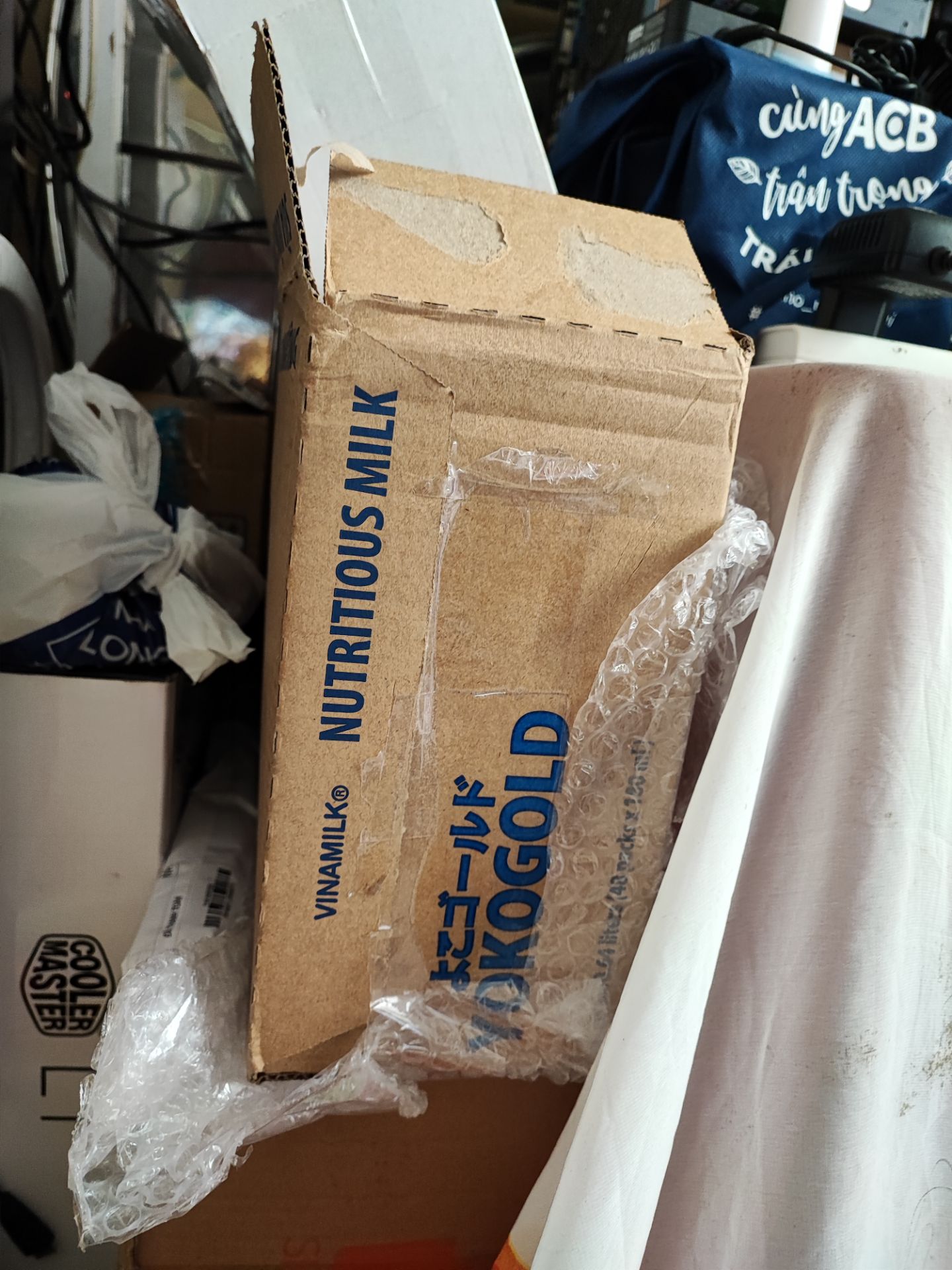 sữa date mới. đóng gói nguyên thùng.