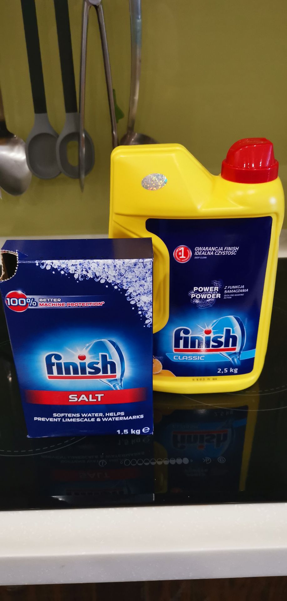 Giá thành rất hợp lý, sản phẩm dùng khá chất lượng, tuy nhiên đóng gói bột rửa bát dù có nắp mở khá tiện dụng nhưng trọng lượng hộp lớp nên khi đổ ra thực tế chưa được thuận tiện.