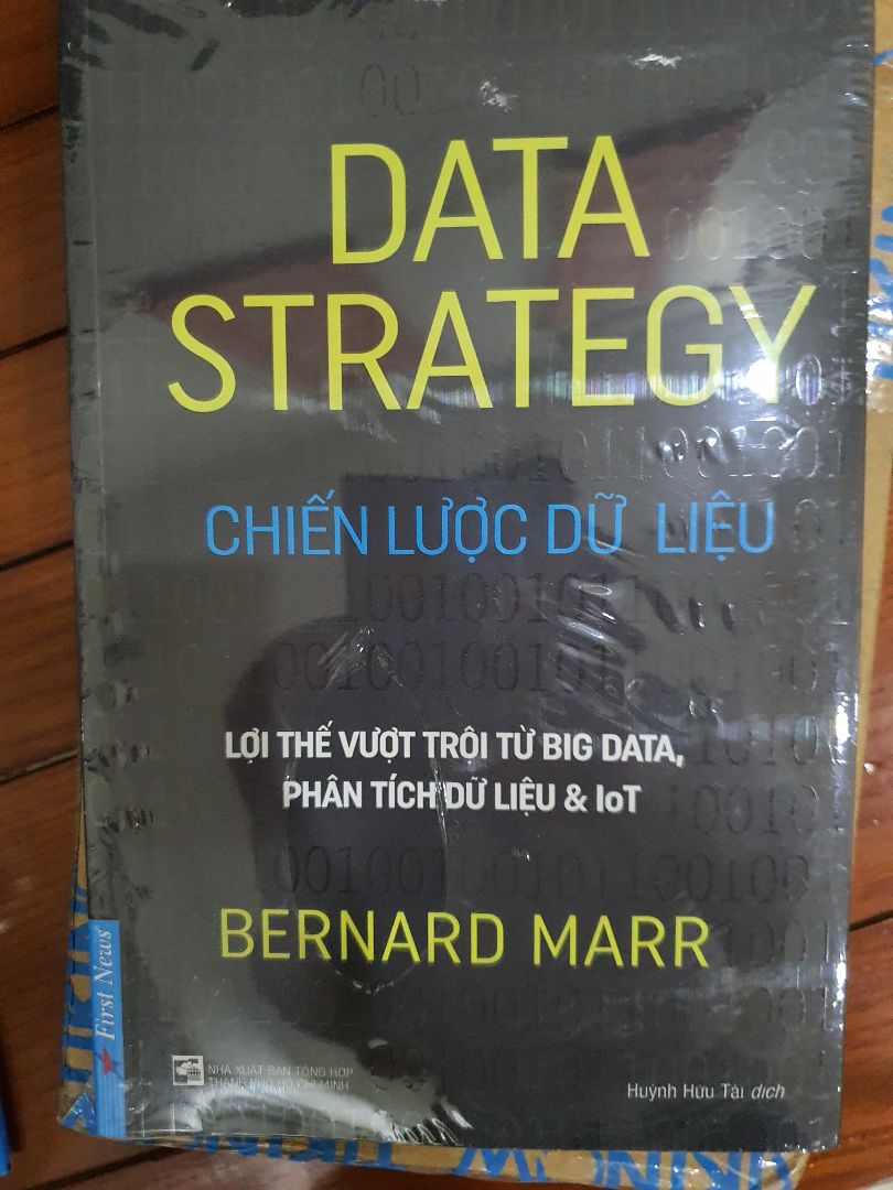 Tiki giao hàng đợt dịch nên mình nhận hàng rất lâu sau đó. Nội dung sách mình chưa xem xong nên chưa có feedback cụ thể. Nhìn chung nội dung ban đầu mình thấy hữu ích. Nên tìm hiểu mảng này vì VN mảng này còn tương đối mới