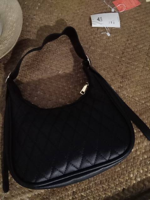 Da, may, kiểu dáng đẹp. Mình xét thấy cũng 0 pải sp cao cấp lắm đâu. Bình dân nhưng đẹp, dùng dc, chắc bền (mình mới mua chưa dùng lâu)