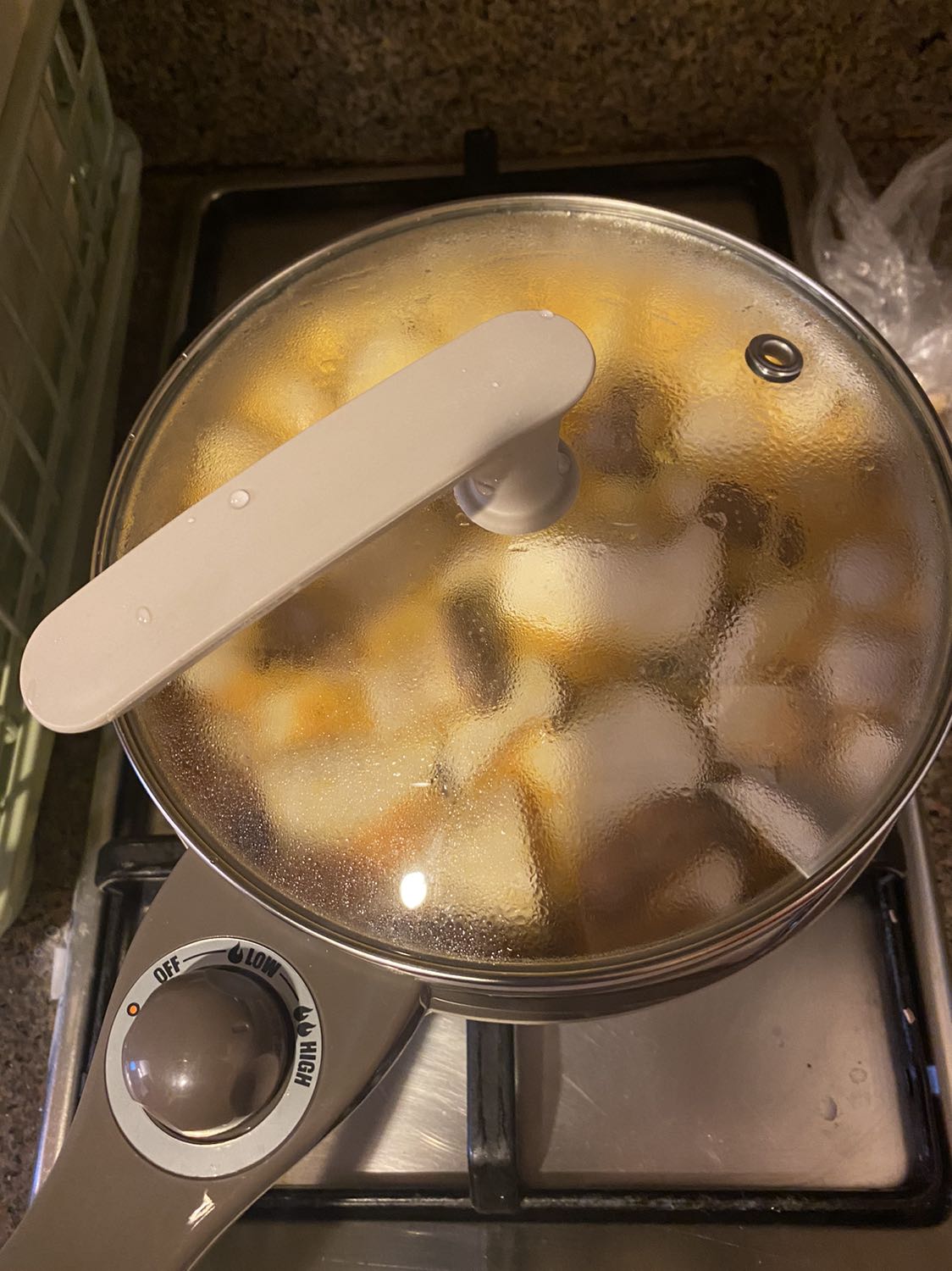 Bé bé xinh xinh vừa đủ dùng. Nóng nhanh, sôi nhanh, gọn và nhẹ. Độ bền thì mình sẽ cập nhật sau nha. Ngày đầu nhận hàng là khá ưng hehe. Nồi nhỏ xíu, phù hợp vs cuộc sống độc thân nha các bác 🤣🤣🤣🤣