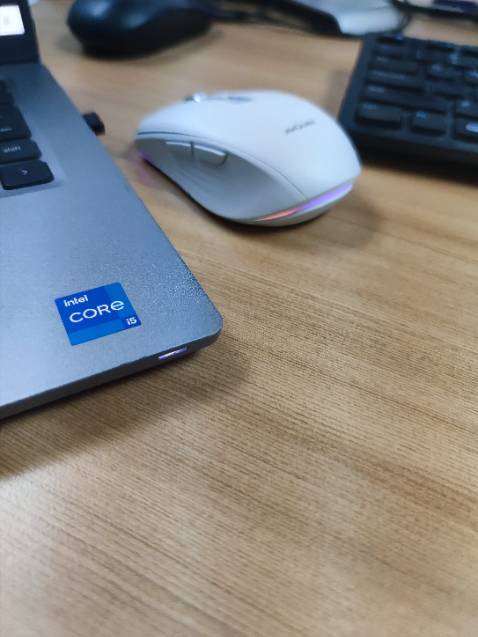 Chuột nhạy, bấm êm. Nhưng mắc hơn *** 45K nên vote 3*