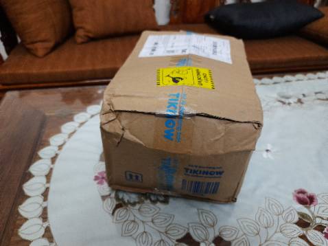 Gói cẩn thận, xốp chống va đập đệm kỹ càng.
Nhưng đơn vị vận chuyển ẩu quá , ngoài ghi hàng dễ vỡ mà bên ngoài kiện hàng móp méo quá. Mong cải thiện