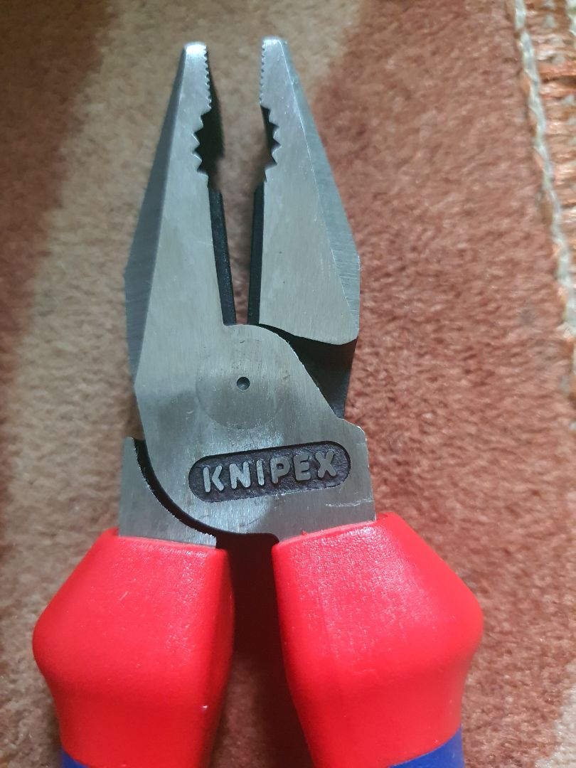 Thử cắt dây thép cứng 2mm ngọt ...pưng !