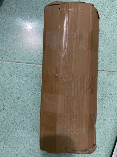 Mình mua với giá 450k, được miễn tiền ship. Thời gian giao khá lâu, đặt từ chủ nhật đến chiều thứ 6 giao. Khui ra thì thấy có pin đã gắn sẵn, nhưng bấm đủ kiểu k mở lên được. Mình mua để làm quà sinh nhật nên k có thời gian tìm hiểu rõ hơn. Do mình k mở lên đc và giao khá lâu nên mình đánh giá 4*😬