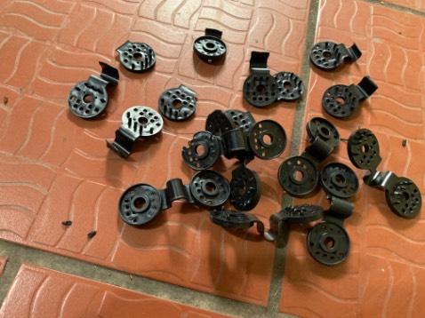 Chất lượng của sản phẩm quá kém….mỗi xem hình ảnh 
Mua 50 Hỏng và gãy 11 cái….hỏi và đòi ai đây?