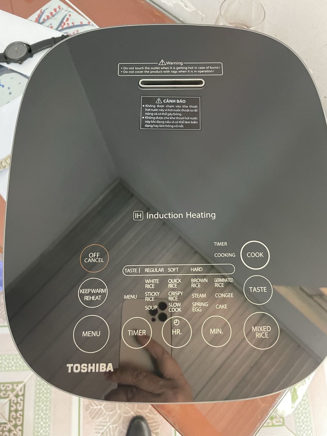 Nồi cơm nhìn bắt mắt và được đóng gói cẩn thận. Tuy nhiên, nhân viên giao hàng còn chưa được tốt khi giao tiếp với khách hàng.
Tôi vẫn đánh giá sản phẩm này 5 sao và hy vọng đội ngũ giao hàng cần chuyên nghiệp hơn.
Nồi cơm điện cao tần này có bền hay không thì phải xem một khoảng thời gian sử dụng nữa mới đánh giá được.