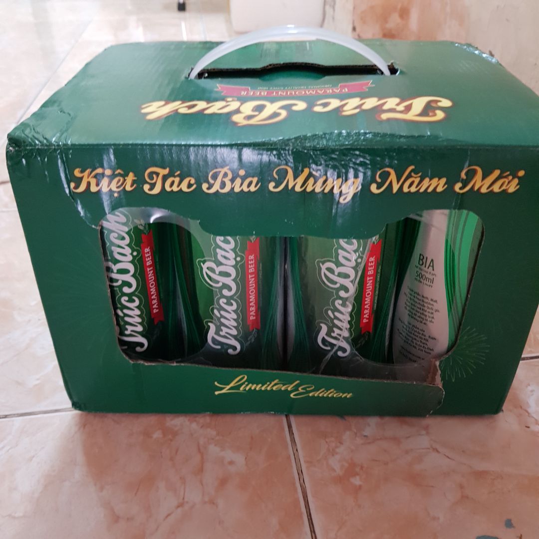 bia uống êm, để ướp lạnh là tuyệt nhất. giao hàng nhanh. tuy nhiên phần đóng gói chưa kỹ nên bao bì hơi móp méo, còn *** ở trong thì không sao.