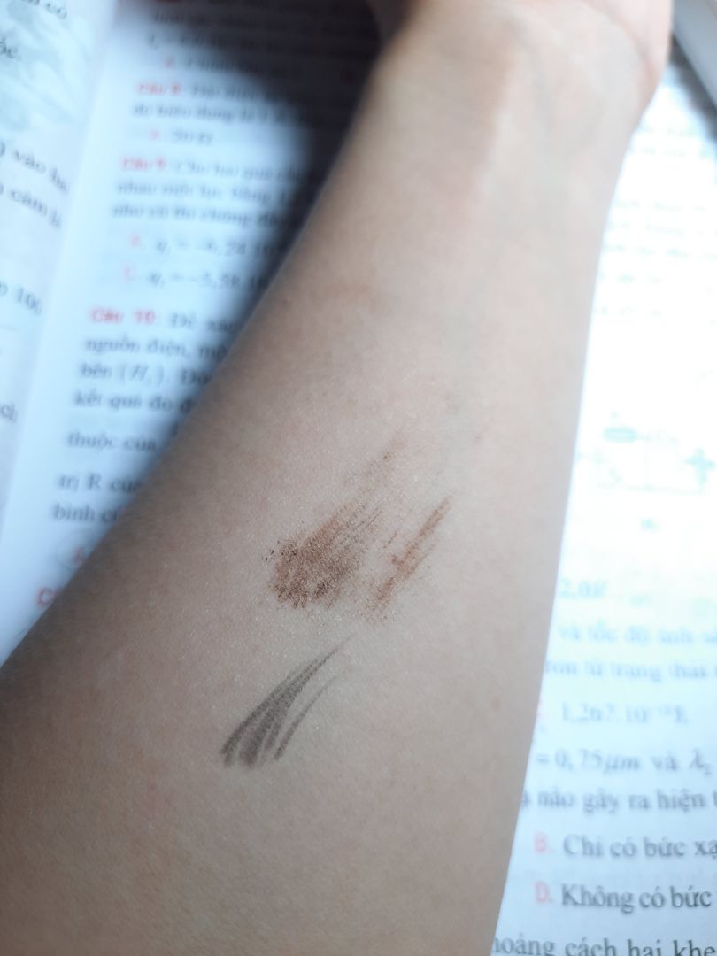 cực kì hài lòng từ chất lượng sp đến đóng gói...cơ mà sao lại bán cho e 2 đầu 2 màu khác nhau như thế này ạ...sao e dùng được ạ