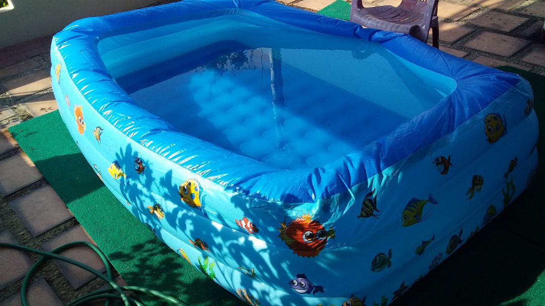 sản phẩm có 3 tầng mà tầng trên hay bị xìu xìu, khoảng 2 ngày thì phải bơm tầng trên lại. mới dùng khoảng 10 ngày