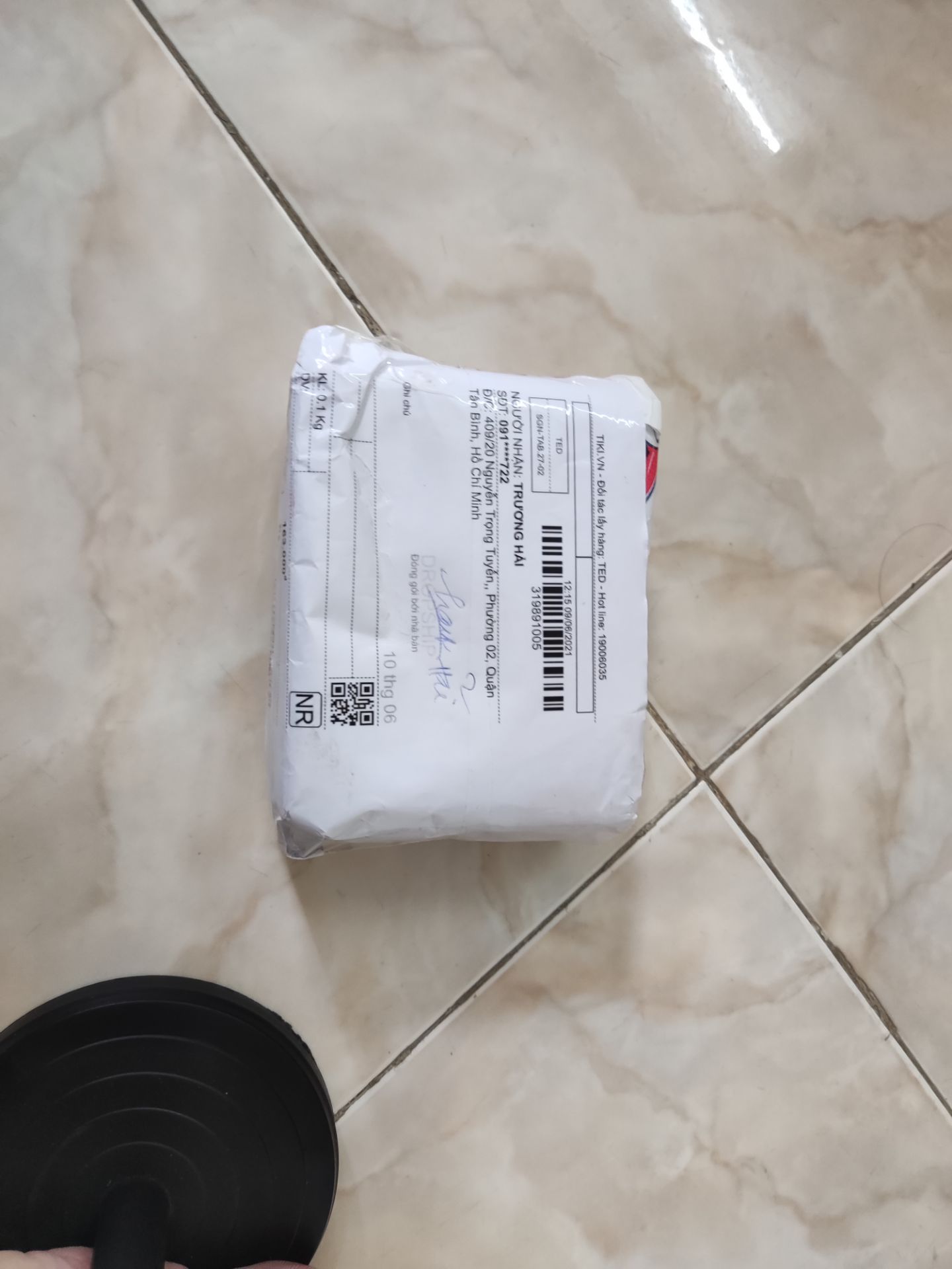 Đặt hàng mua sp tại nghe Bluetooth  Lanith F9 Pro nhưng nhận được sp là F9 không có thương hiệu gì cả. Đề nghị shop đổi lại cho đúng sp đã mô tả, quảng cáo.