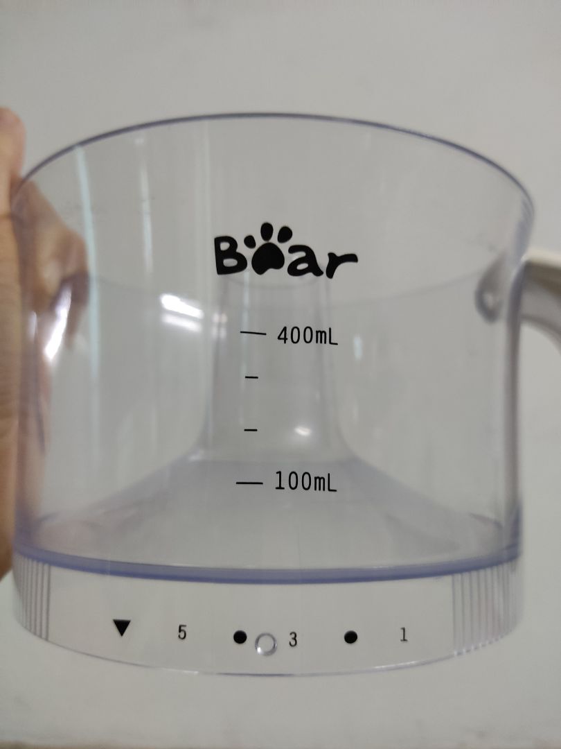 Bạn giới thịu nên tìm xài thử hãng này. Ko làm mình thất vọng. Máy chạy mạnh, xoay từ từ,không ồn lắm. Vì bằng nhựa nên nhẹ, tháo ráp dễ chùi rửa. 
có nấc 1.3.5 chỉnh vắt chừa tép cam nhìu ha ít nữa
Mẫu thân thuộc dạng khó tánh nhưng cũng khen hàng xài ok