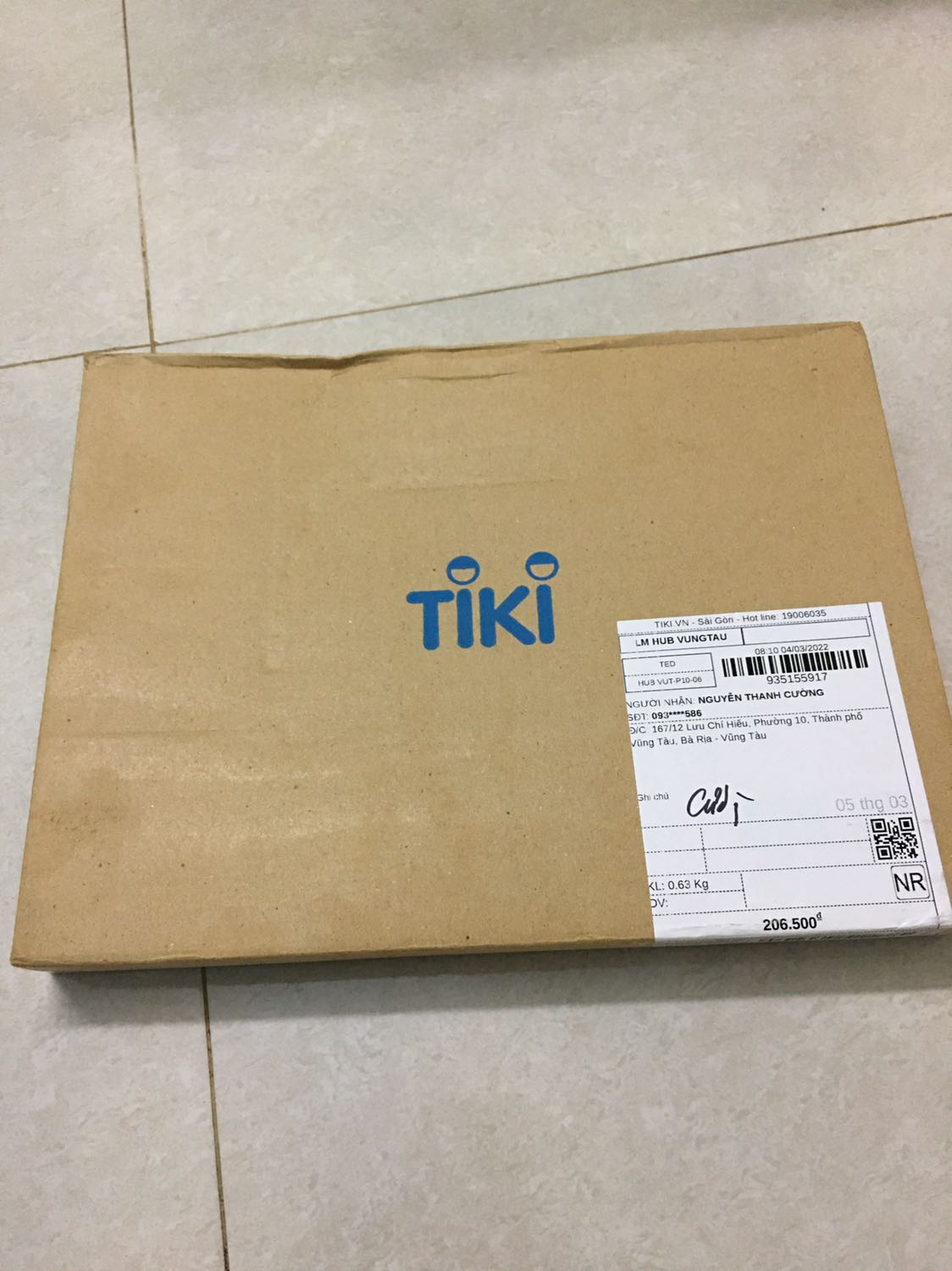 Rất cảm ơn shop.
Giao hàng cực nhanh, đóng gói cẩn thận, sách rất đẹp.
p.s: nếu có thể, shop có thể thêm lớp chống va đập để bảo vệ sách, vậy còn tốt hơn nữa.