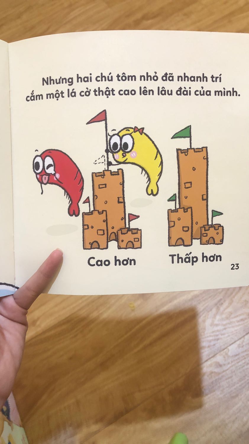 Theo mình thì nên thêm vài ví dụ vào để bé hiểu hơn về phép so sánh. Trong mỗi cuốn chỉ xoay quanh 1 hoặc 2 ví dụ so sánh thì hơi ít