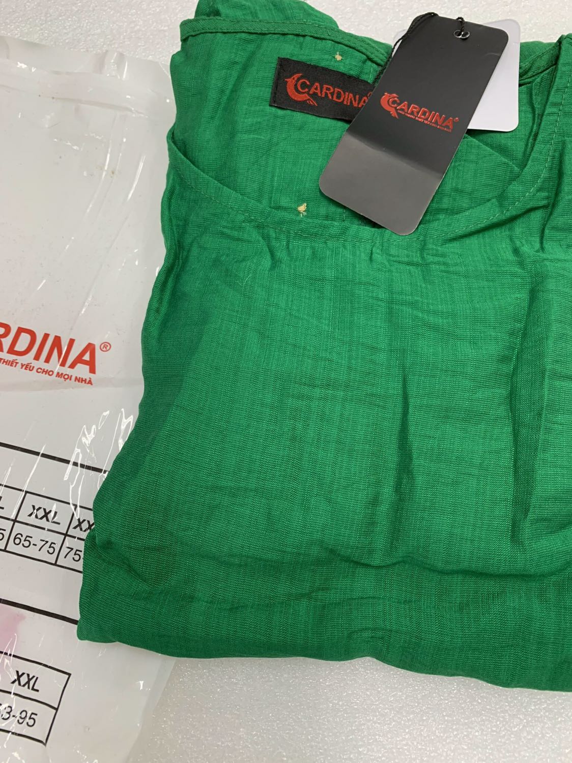 Bộ này thì đẹp, chất đũi xước dễ mặc. Kiểu dáng của bộ này mặc đi chơi, đi biển xinh cực kì. Size chuẩn vừa vặn, màu xanh đẹp y hình