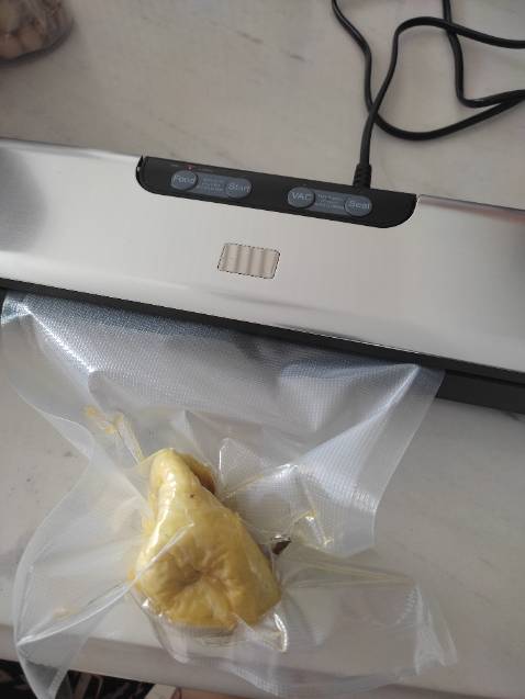 Mình mua hút thực phẩm đem đi nước ngoài cho người thân rất ok nha lực hút đủ mạnh có 3 chế độ cũng dễ xài, hút thực phẩm ẩm cũng rất ok Mình mua hút thực phẩm đem đi nước ngoài cho người thân rất ok nha lực hút đủ mạnh có 3 chế độ cũng dễ xài, hút thực phẩm ẩm cũng rất ok