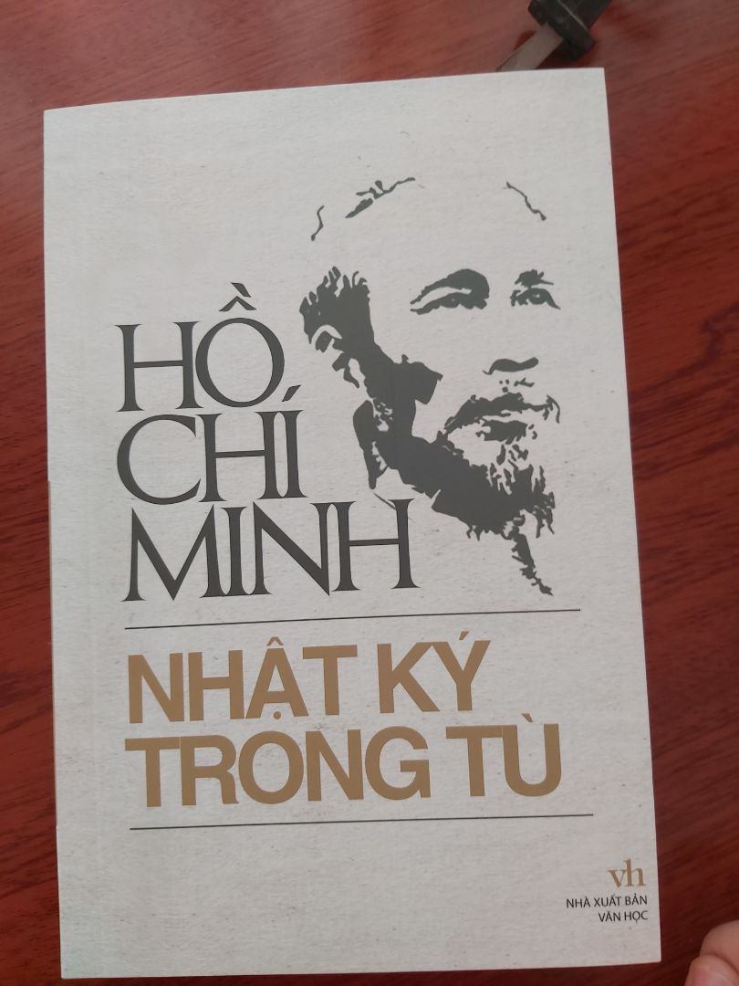 Tiki giao rất nhanh, sản phẩm đóng gói đẹp. Đặt từ hôm qua theo dự tính phải 2-3 ngày mới nhận cơ mà chiều hôm sau đã giao đến nơi rồi