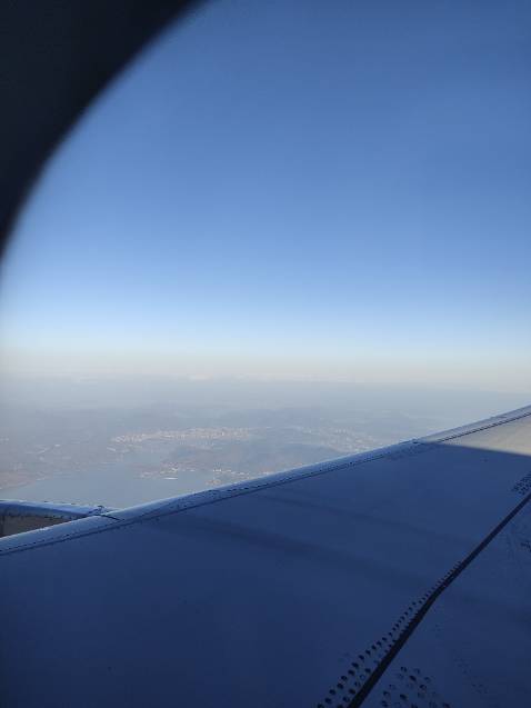 Hơi rộng so với mình. Nhưng chất liệu ổn