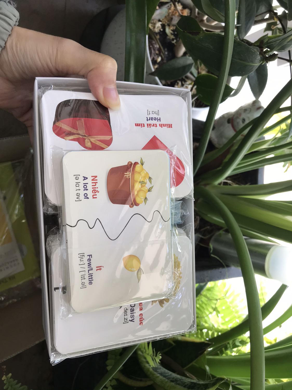 Mua sale 50%. Tiki giao đúng hẹn. Bộ thẻ khá nhiều chủ đề. Có những hình bị trùng lặp, các chủ để không được hay lắm, hình chọn in cũng chưa được đẹp. Tổng thể thì với giá 52k cũng tương đối ổn. Mua sale 50%. Tiki giao đúng hẹn. Bộ thẻ khá nhiều chủ đề. Có những hình bị trùng lặp, các chủ để không được hay lắm, hình chọn in cũng chưa được đẹp. Tổng thể thì với giá 52k cũng tương đối ổn.