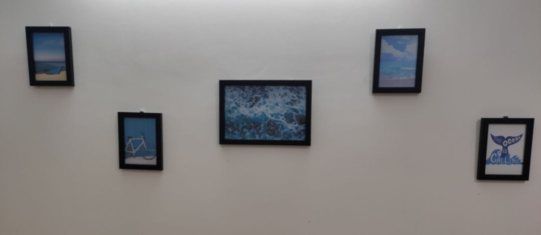 Gói hàng kỹ, chất lượng ảnh ok, có gương, màu tương đối đẹp
phù hợp với giá tiền :)
4 sao cho shop