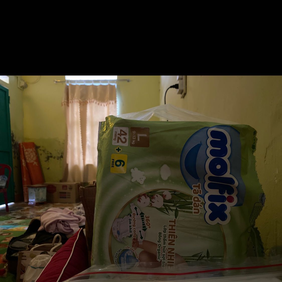 Bỉm hơi dày so với các loại bỉm khác nhưng con mình đóng đêm thì mình thấy dàn đều ko vón cục  con mình dùng ko bị hăm