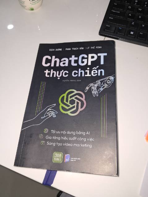 Nội dung rất cơ bản, ko đáng để đọc.
Sách xuất bản đề bắt trend, làm kinh doanh chứ nội dung ko có đầu tư và nghiên cứu đẳng cấp.
Thua tự hỏi vs chat GPT