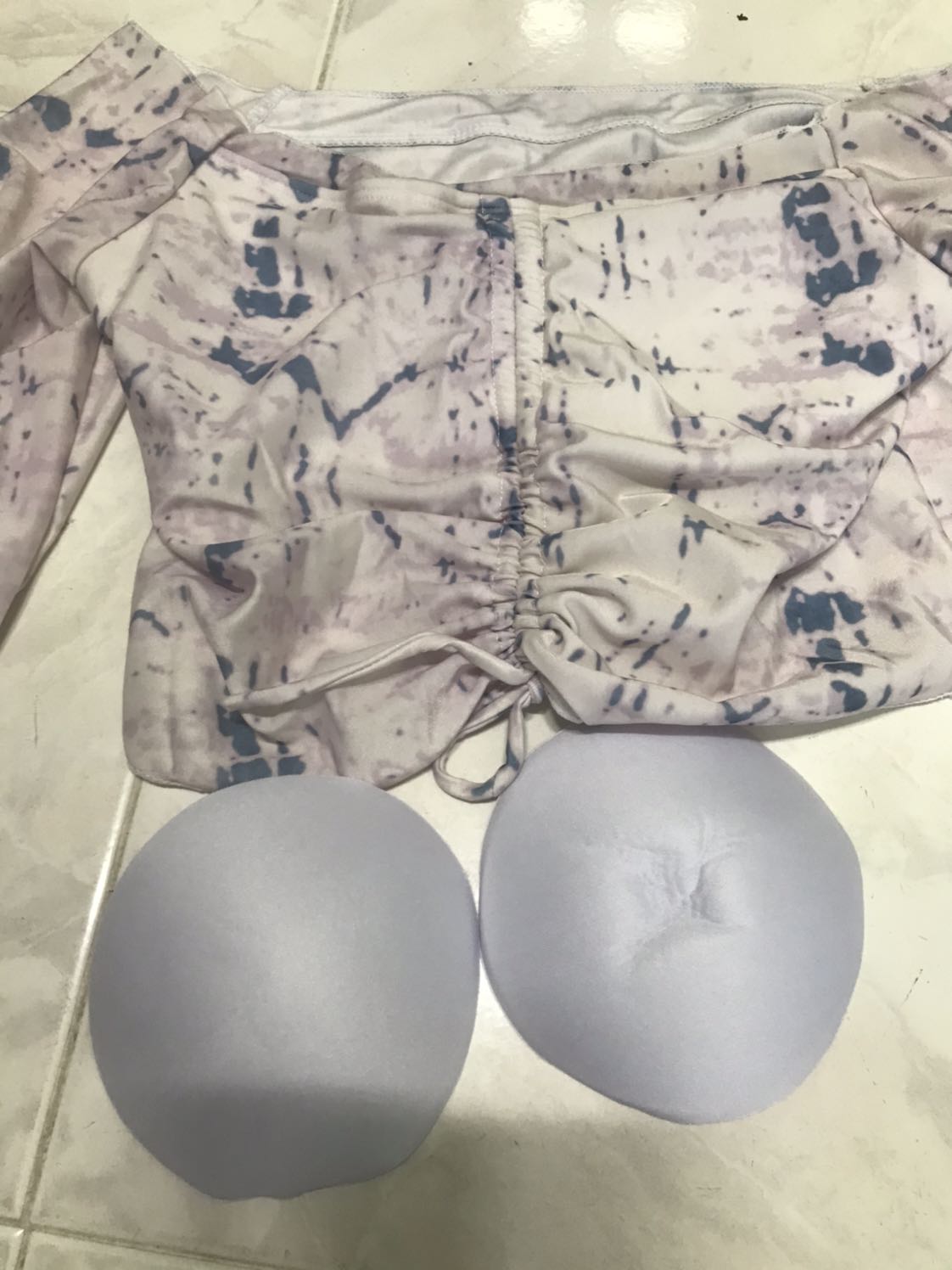 Shop bán đồ bơi xịn đẹp lắm nha, chim ưng thật sự. Đóng gói cẩn thận, Đồ bơi đựng trong túi , có mút và miếng dán bảo vệ ở đáy quàn nữa. Mình m6 55kg nên shop tư vấn mặc XL vừa in 😍🥰😘