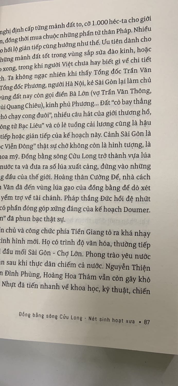 Chất lượng giấy thấp. Vài thông tin cần được đối chiếu với các tài liệu khác. Có thêm hình ảnh minh hoạ thì sẽ sinh động hơn