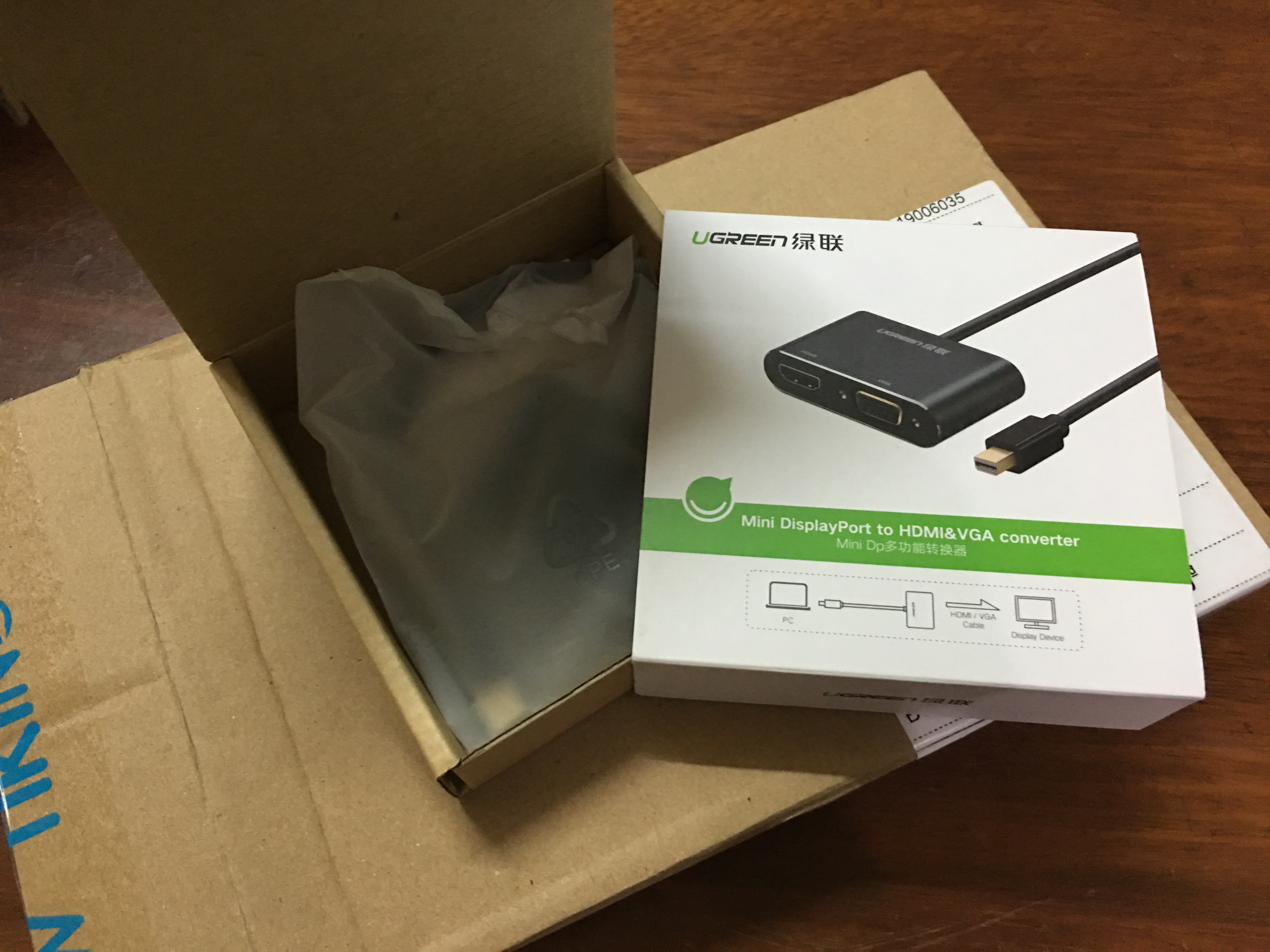 Mình nhận được hàng nhanh hơn dự kiến giao hàng khá nhiều. Sản phẩm đóng gói cẩn thận và chuyên nghiệp. Sản phẩm có cảm giác chắc chắn, đẹp và sử dụng ổn. Tuy nhiên, cổng HDMI có vẻ không hoạt động ổn định lắm, vì đôi khi kết nối khá lâu và điều chỉnh rất nhiều máy chiếu mới nhận được tín hiệu, thậm chí có máy báo không nhận được tín hiệu luôn. Xin hỏi mình có thể đổi sản phẩm không ạ? Mình sẽ bù tiền