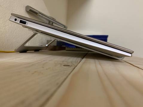 Gói hàng Rất cẩn thận luôn ạ. giá chắc chắn dùng thích lắm nha và hàng k bị trầy xước. đặc biệt là giao hàng rất nhanhhhh