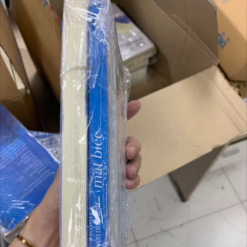 Bọc gói cực kỳ cẩn thận ah, sáng đặt chiều ship đến rồi. Mình đang cần mua gấp, lên tiki mới đặt được hàng đúng thời gian. Sách xịn lắm nha. Cảm ơn shop