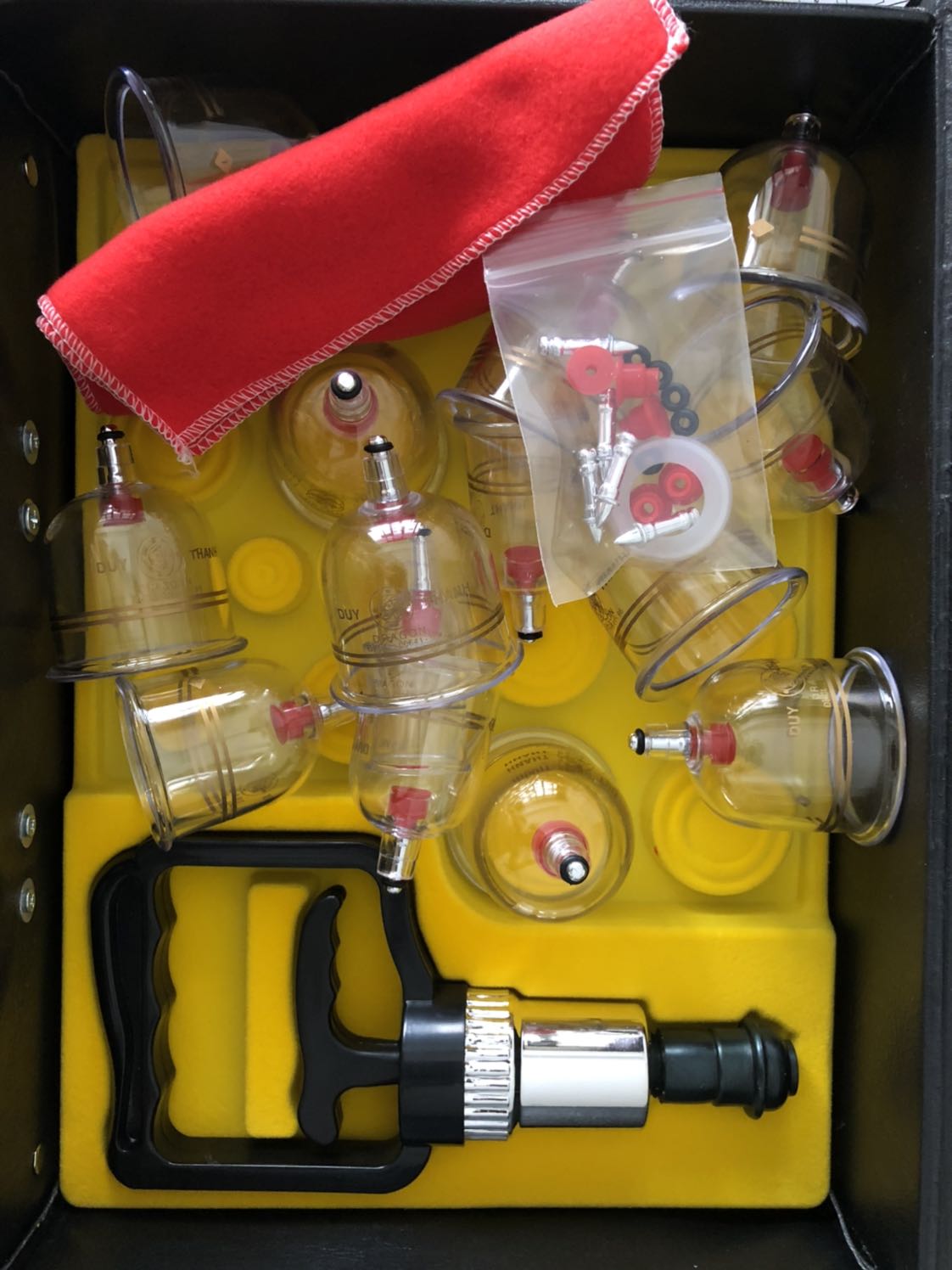 Sản phẩm đẹp, sử dụng dễ dàng. Tôi từng mua 1 bộ cách đây 5 năm, sử dụng rất tốt, nhưng bị thất lạc lúc dọn nhà. Giờ mua lại thấy chất lượng vẫn ổn định.
Đóng gói kỹ.
Tôi nhớ đặt loại 9 ống nhưng lại giao loại 15 ống. Shop nên kiểm tra trước khi giao hàng.